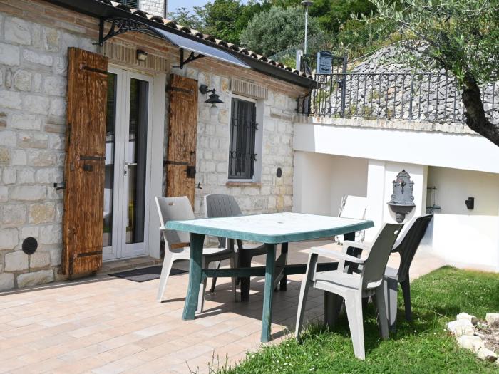 S364 - Sirolo, deliziosa villetta vista mare con giardino