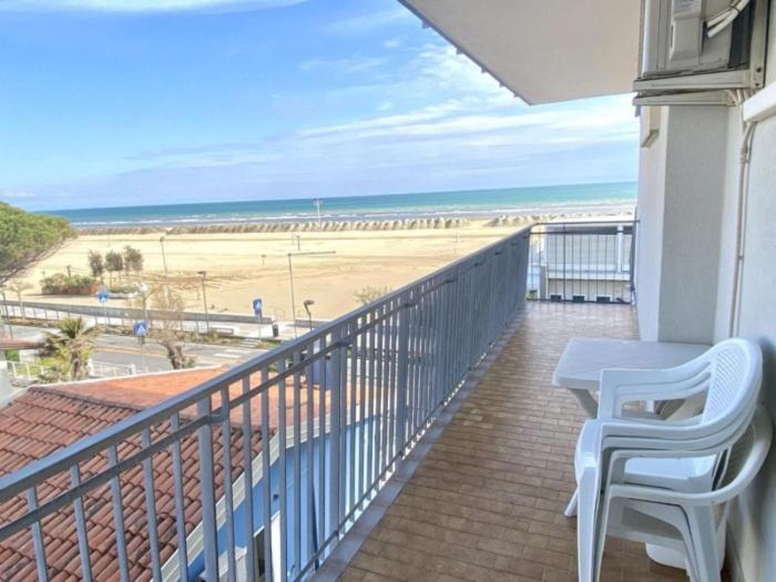 Stunning sea view flat with terrace