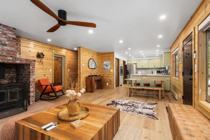 Happy Pines- Remodeled Family Cabin