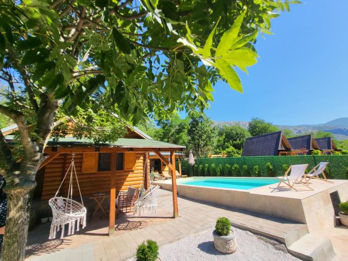 PARADISO pool&house