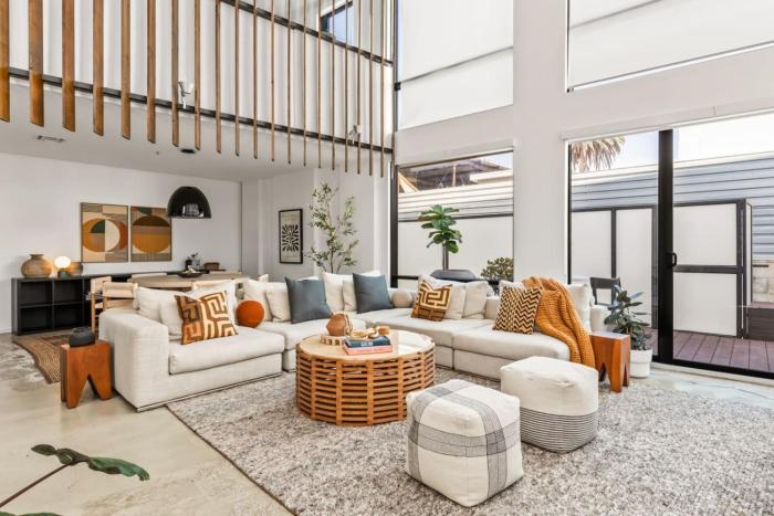 NEW Venice 4BR Condo Near Beach, Patio and Parking