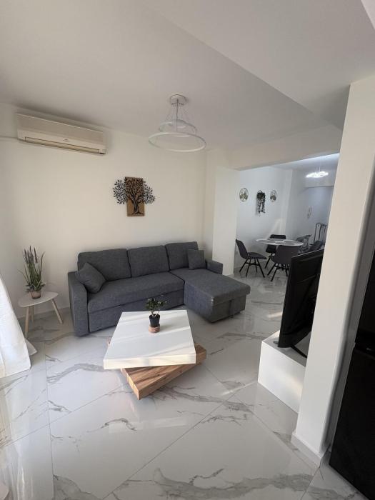 Ellenas Sea Side Luxury Seafront Stay