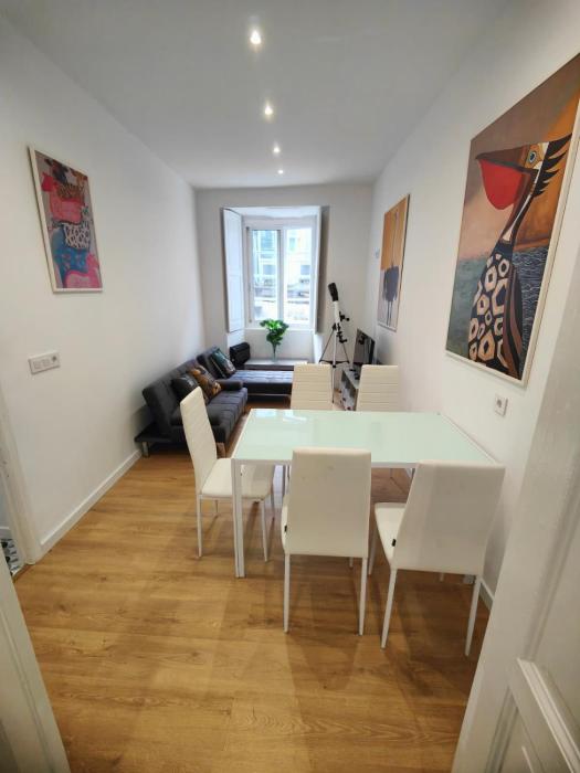 RUA NOVA APARTMENT, BAJO con JARDIN, NETFLIX y PS4, 2 DORMITORIOS