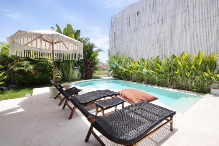 4 Bedroom Villa ApartHotel New Brand Berawa Canggu