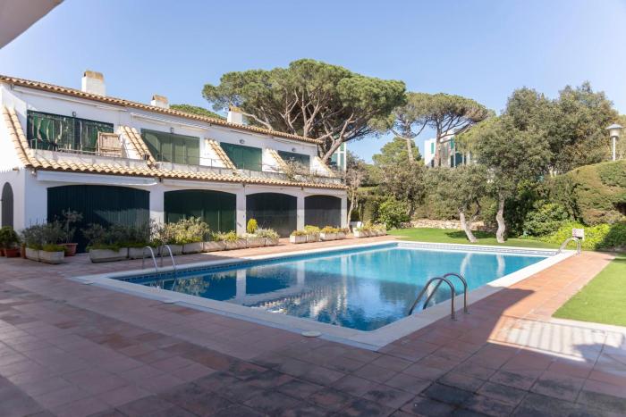 Calella, terraza privada y piscina