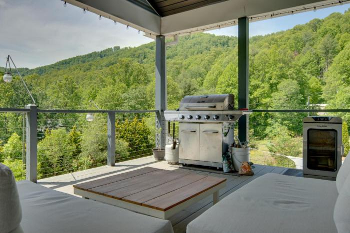 7 Mi to Dtwn Asheville: Apt w Sauna Access!