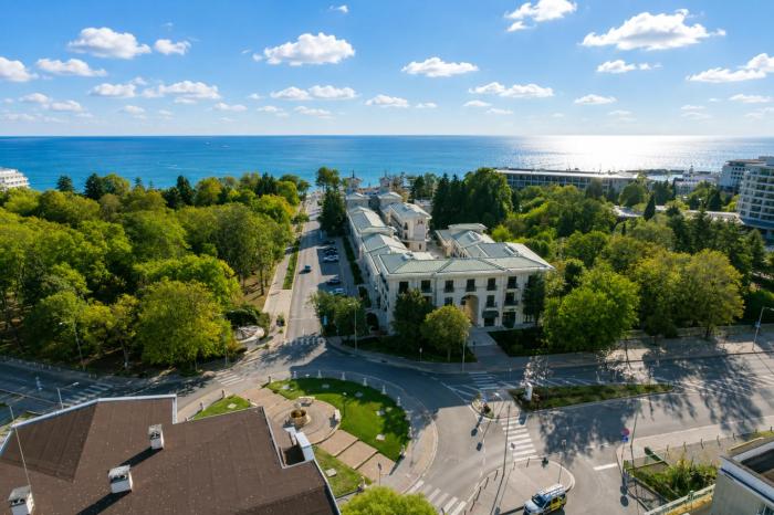 One-Bedroom Apartment with Garden View I