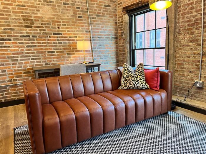 Brick & Bed Riverfront Lofts, T 308