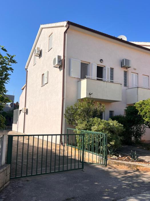 Villa Viktoria Srima