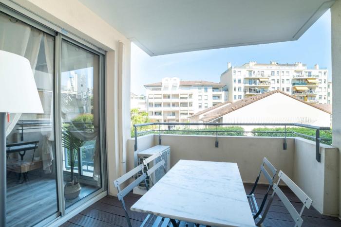 Bright 66m At 600m From The Center Of Cannes