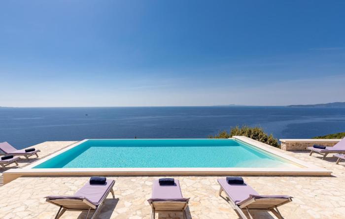 Luxurious Home In Potomje