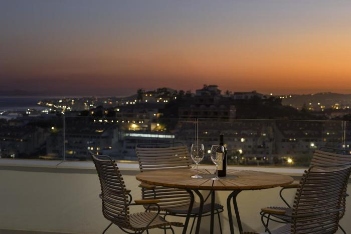 Sunset Top Floor Apartment Higueron