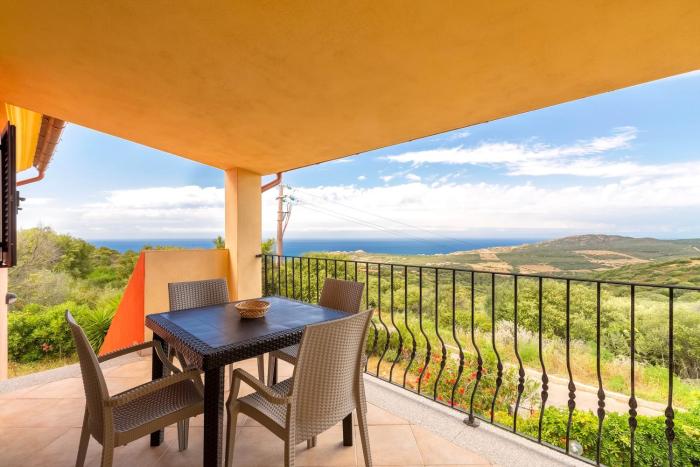 Sea View Isola Rossa Apartment 4