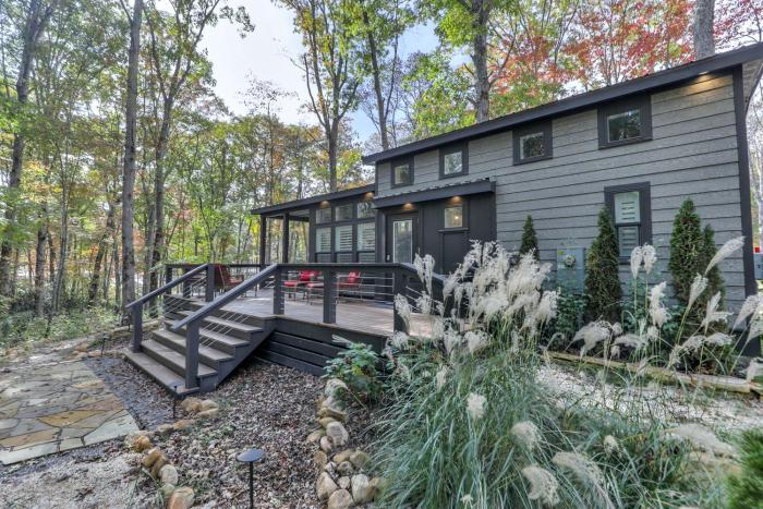 Serene Tiny Retreat with Amazing Hiking Trails in Tennessee