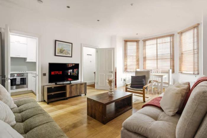Luxury 1BR South Kensington Retreat