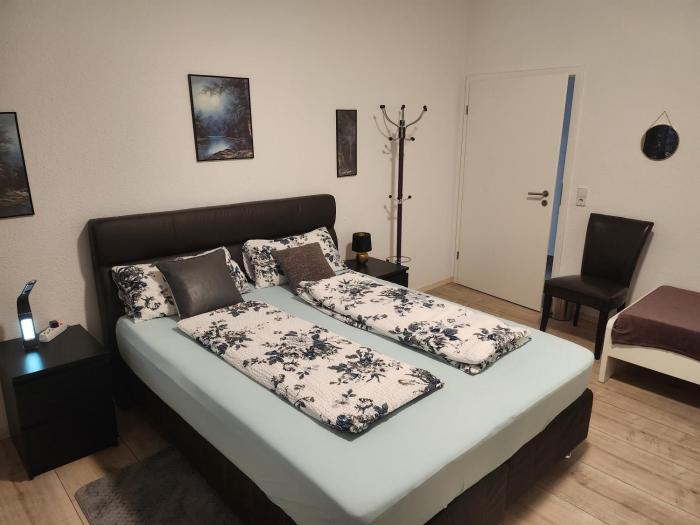 MD- FeWo, City, EG, Top in Preis- Leistung, Lage, Deluxe App mit 2 Schlafzimmer, Merkmale Qeensize Bett, Romantk DZ