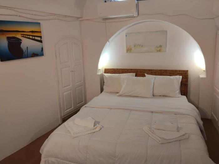 NEW Ryans Cave Suite in Emporio Center