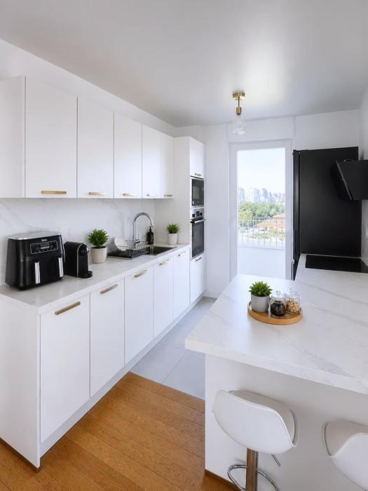 Bright spacious flat near Paris