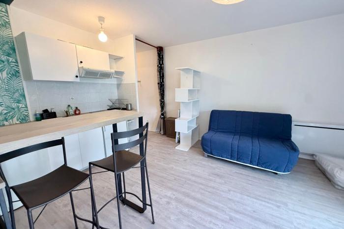 Charming studio with private garden in Aytré
