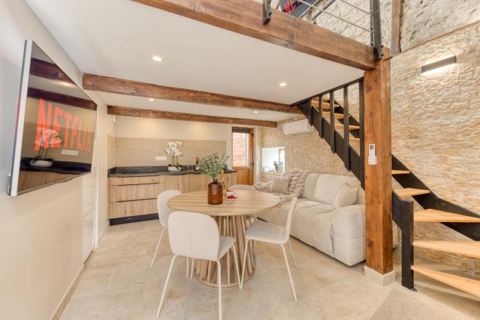 Escale premium à 5 minutes de lautoroute, arrivée autonome, lit haut de gamme et clim
