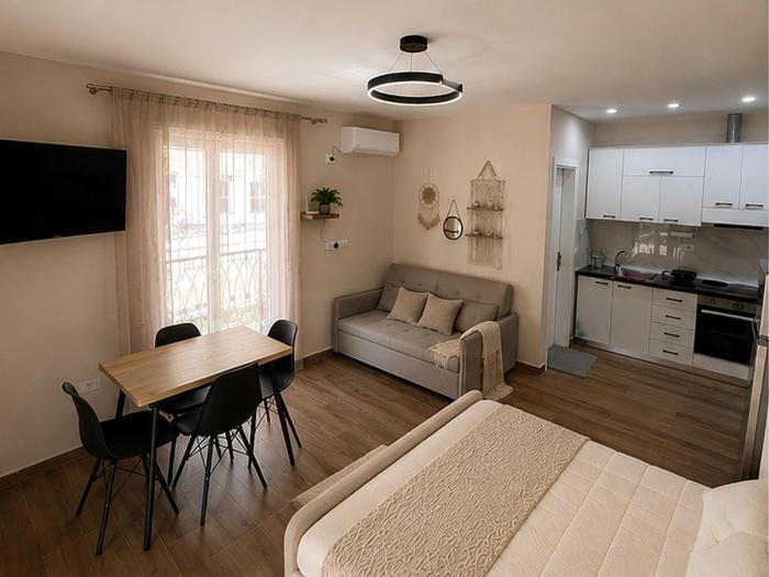 Golem Beachfront Apartment
