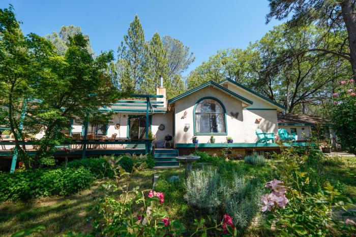 On 10 Acres! Serene Nevada City Retreat w Hot Tub