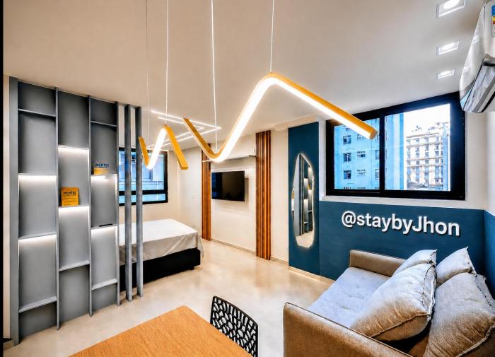 Oferta Centro Studio Completo para 4 pessoas com Maleiro, Sauna, Wifi, Ar Condicionado e Metrô a 5min