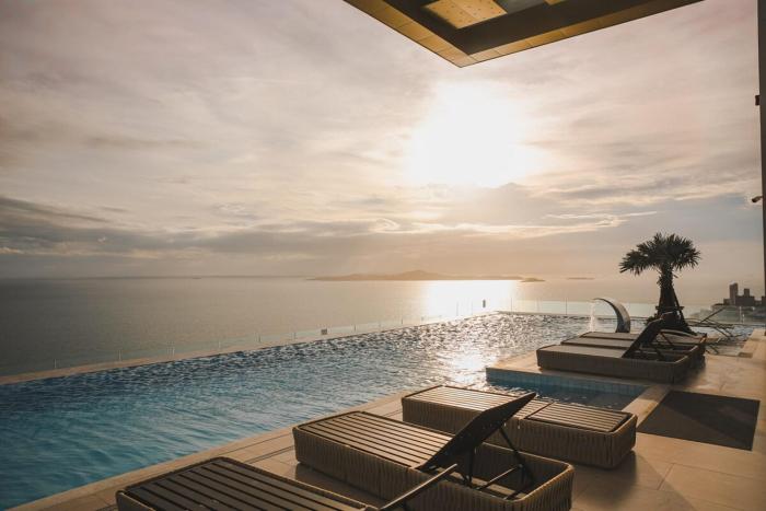 Luxury Beachfront Condo, Amazing View, IG spot