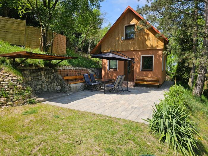 Chata nad koupalištěm Máchův kraj