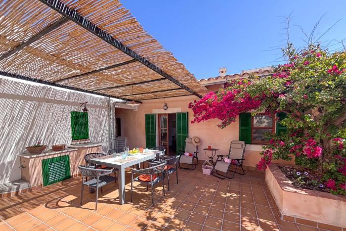 Casa Mar con patio en playa de Son Serra de Marina