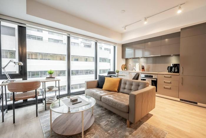 Stylish Yorkville 1BR- Walk to Dining and Shops
