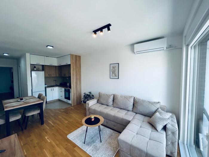 Airport Luxury Apartment Parking 6 Guests