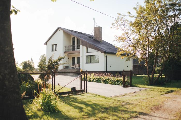 MADARAS Country house