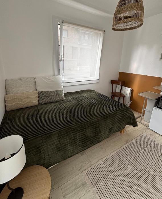 Petit studio indépendant - mitoyen à notre maison