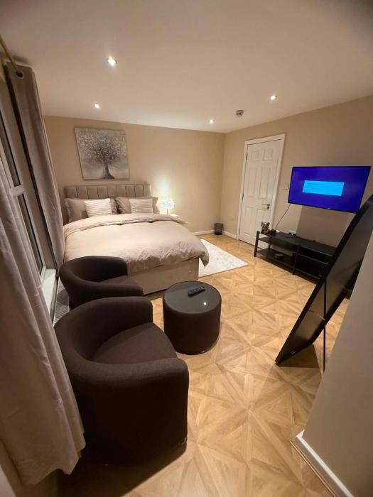 Prime King sized room with private bathroom
