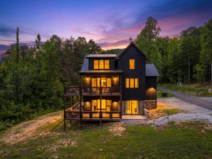 Smoky Ridge Sanctuary - Pool - Hot Tub - Theater