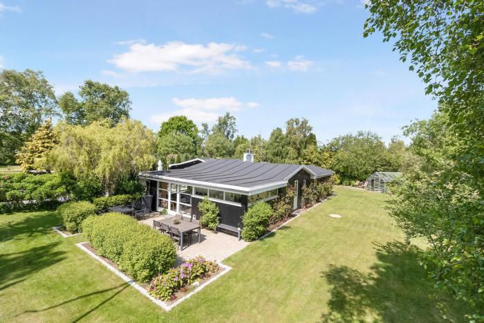 Unique Holiday Home In Quiet Surroundings