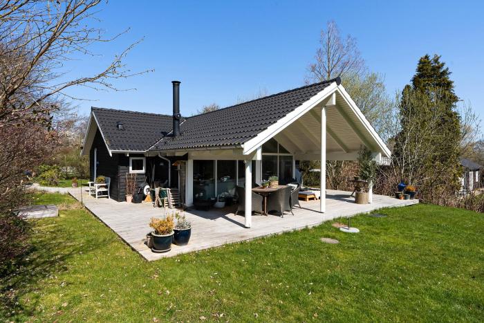 Holiday Home Within Walking Distance To The Water