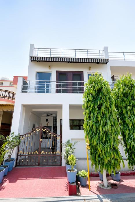 Aradhanas Home Stay Near Taj Mahal