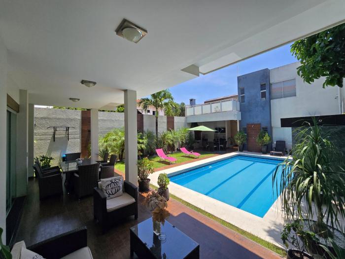 Casa completa con piscina amplia