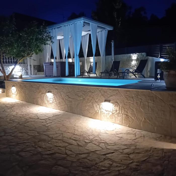 Villa Roko - Luxury Villa 60m from beach!