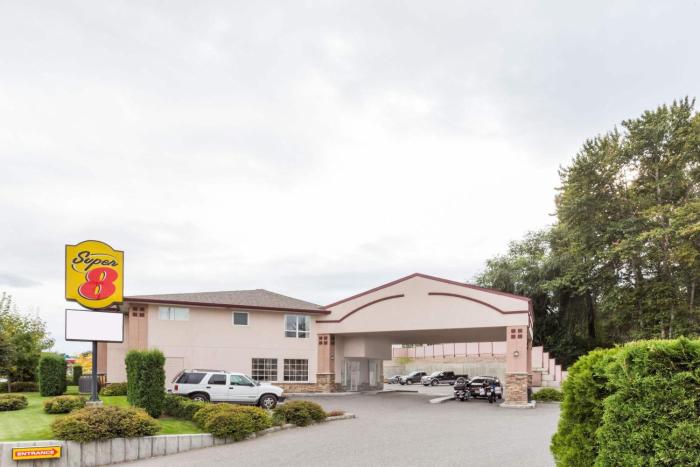 Super 8 by Wyndham Lake CountryWinfield Area Airport North