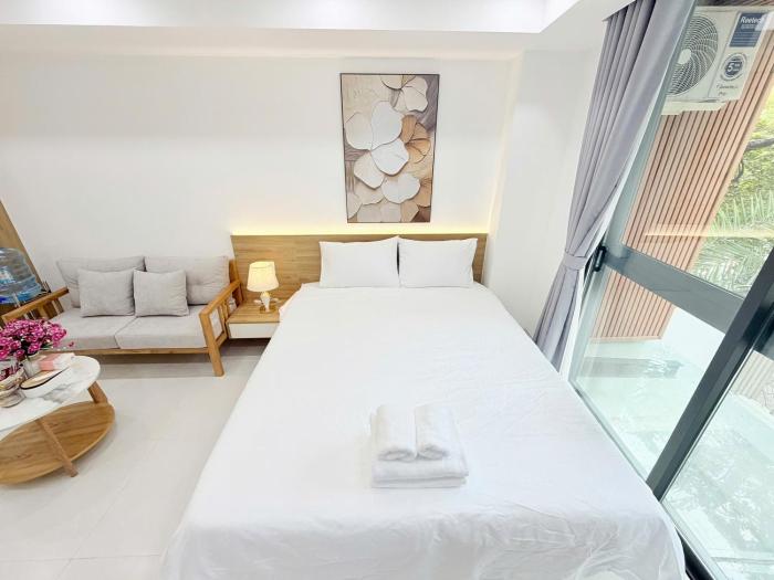 Spacious & Modern Studio w Kitchen Fox Living Suites