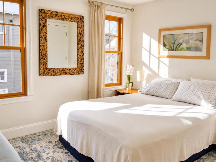 Elegant Cambridge Room, Short Walk to Harvard