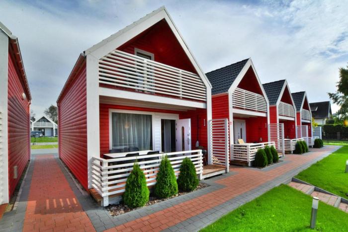 Comfortable cottages with terraces, close to the beach