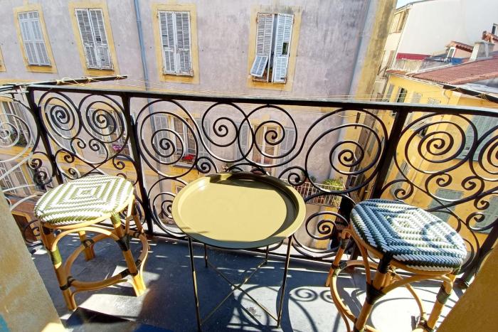 Charming apartment in Nice with balcony