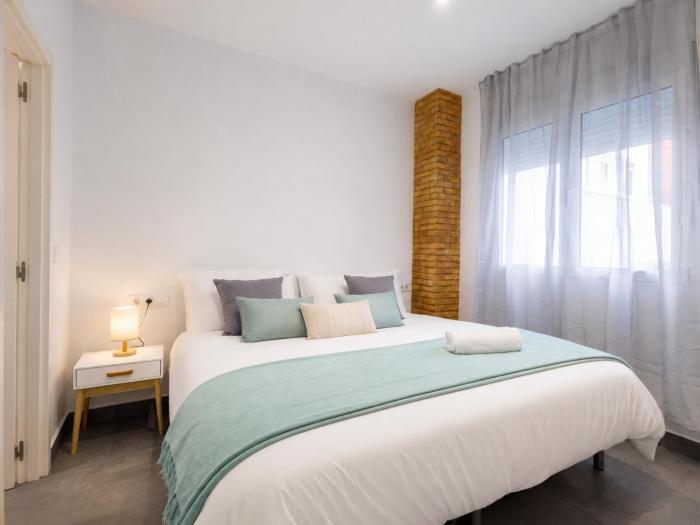 FLORIT FLATS - Urban City Nest - AC & WiFi - 10 min City Center