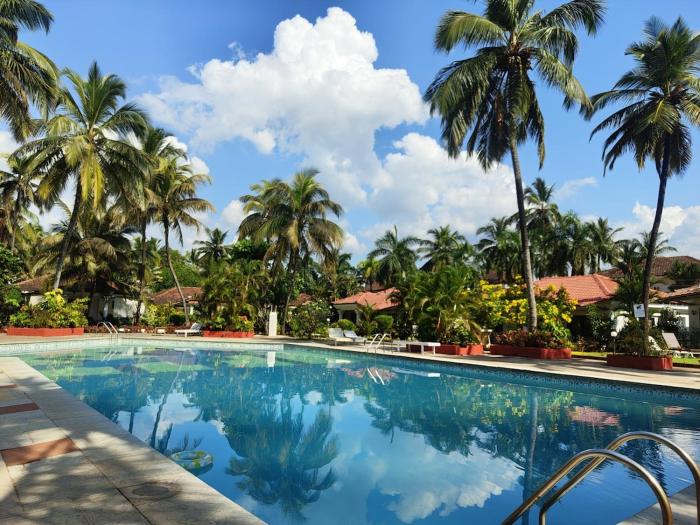 Grand 4BHK Luisa by the Sea
