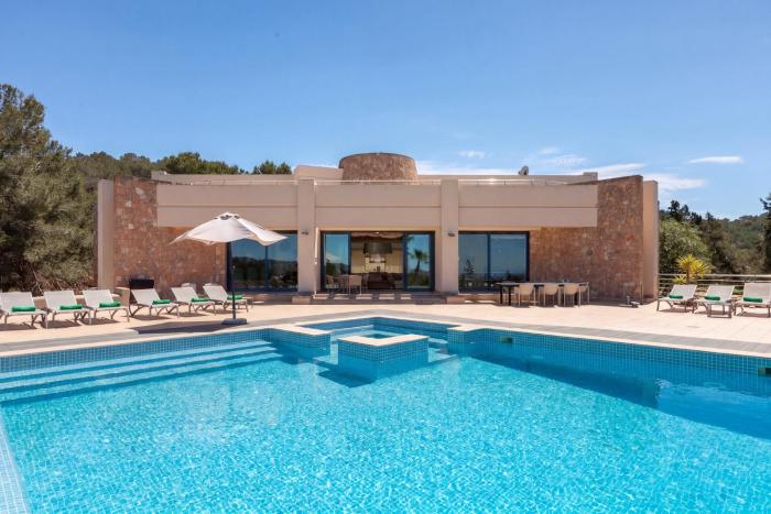 New! Villa Palau