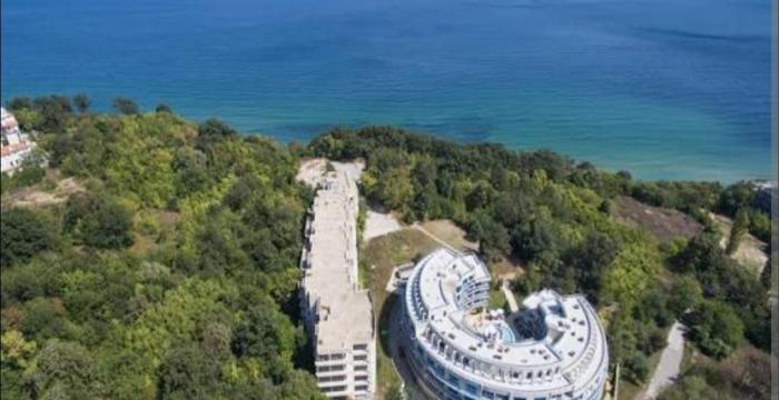 Апартамент с басейн в Aquamarine, Обзор, до морето
